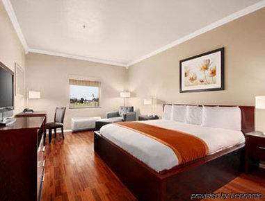 Groesbeck Lone Star Inn & Suites מראה חיצוני תמונה